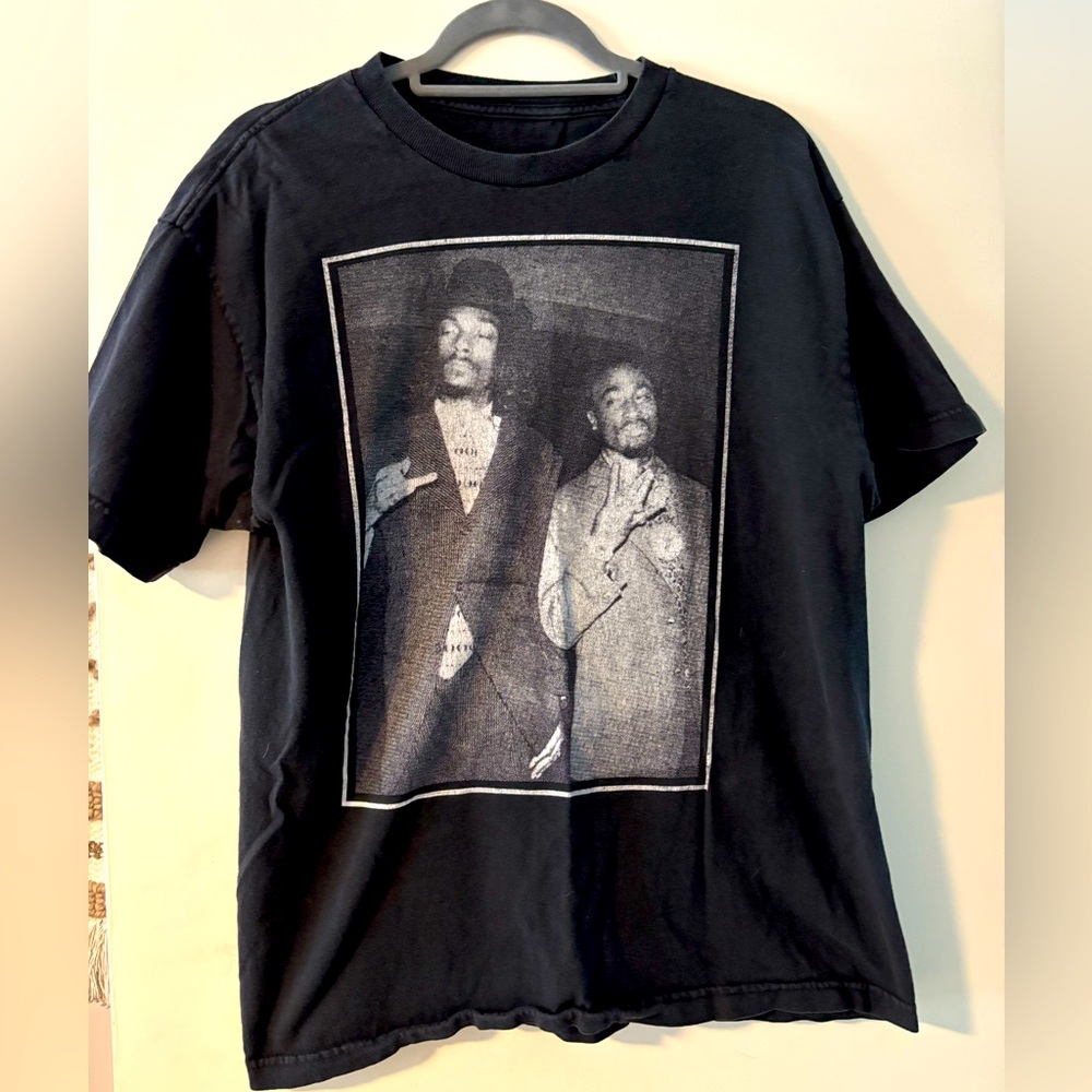 Vintage Snoop Dog and Tupac black tshirt